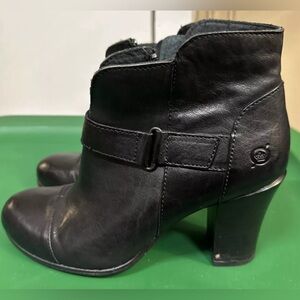 BORN Kastel Ankle Boots Womens Size 9 Black Leather Side Zip Buckle